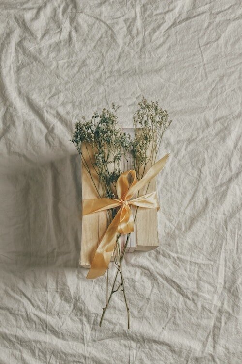 9 Sympathy Gifts For Loved Ones Who Are Grieving